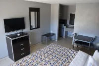 Woodfield Inn and Suites