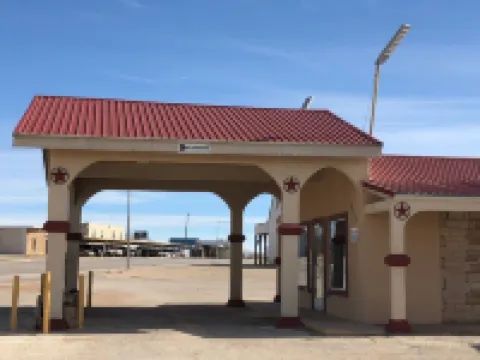 Executive Inn Snyder فنادق في سنايدر