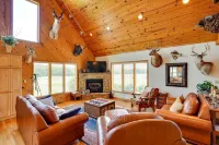 Pet-Friendly Vienna Cabin w/ Screened-in Porch! - 3-Star