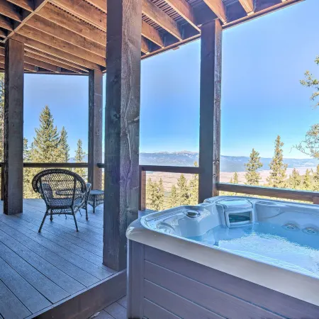 Hot Tub & Mtn Views! Luxury Angel Fire Getaway