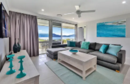 Poinciana Lodges - Ocean Views