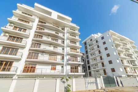 3br Luxurious apt facing beach and central to all amenities/entertainment! Отели рядом с достопримечательностью «Nguuni Wildlife Sanctuary»