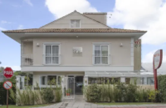 Hotel Hola Hotels near Belvedere