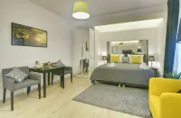 D&A Center Apartments with Free Parking - Apartments