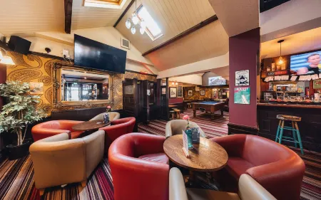 The Grapes Pub Отели в г. Нетли