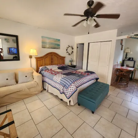 Silver Sands Motel