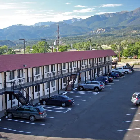 Gateway Inn and Suites