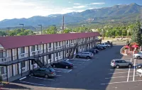 Gateway Inn and Suites - parking