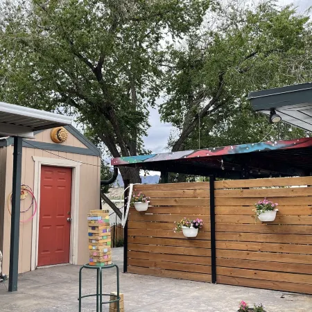 Rad Hostel Отели рядом с достопримечательностью «Сад богов»