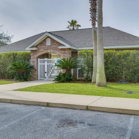 Foley Condo w/ Pool Access: 10 Mi to Gulf Shores!