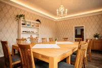 Hotel Zum König Von Griechenland Hotels in Brake