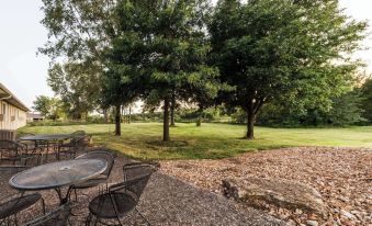 Super 8 by Wyndham Higginsville