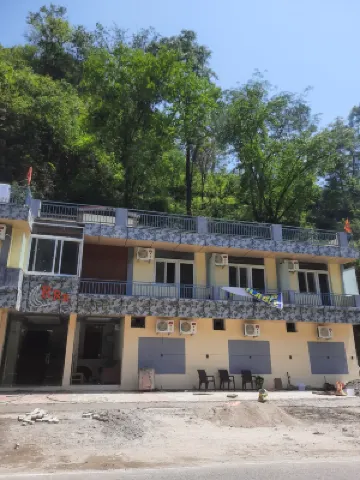 Hotel RRR Hotels near Khal