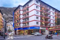 Hotel & Aparthotel Cosmos فنادق في 
