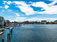 Victoria Regent Waterfront Hotel & Suites Hotels near Laurel Point