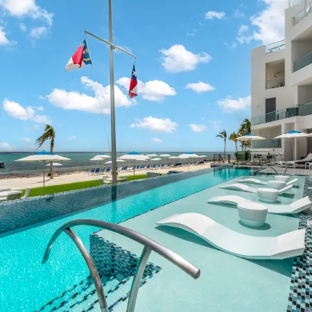 Club Suites at Rum Point