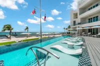 Club Suites at Rum Point - Pool