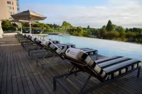 The Capital on the Park - Rooftop Pools