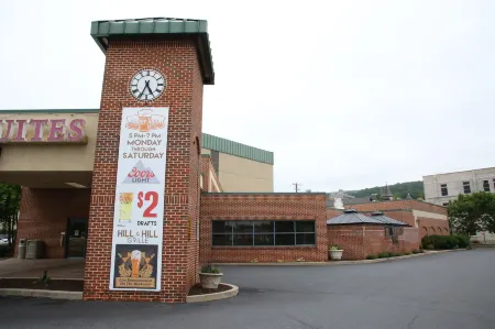 Comfort Suites Bethlehem Near Lehigh University and LVI Airport