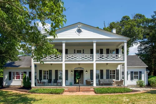 On 7 Acres! Riverfront Estate w/ Views in Denton - 2-Star