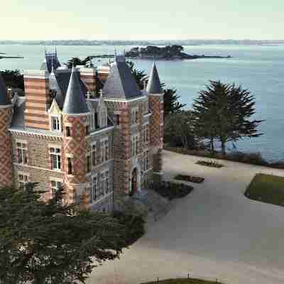 Le Nessay Hotel Exterior