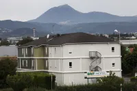 Brit Hotel Essentiel Arverne - Clermont-Ferrand Sud Hôtels à : Pérignat-lès-Sarliève