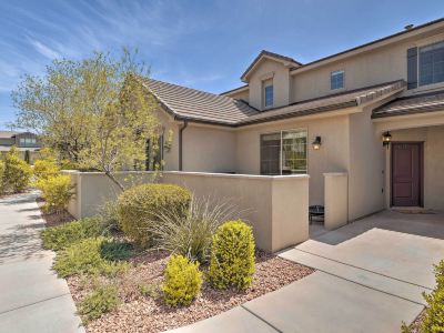 'Blue Sky Get-a-Way' Townhome w/ Patio, Grill