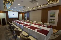 M Crown Hotel