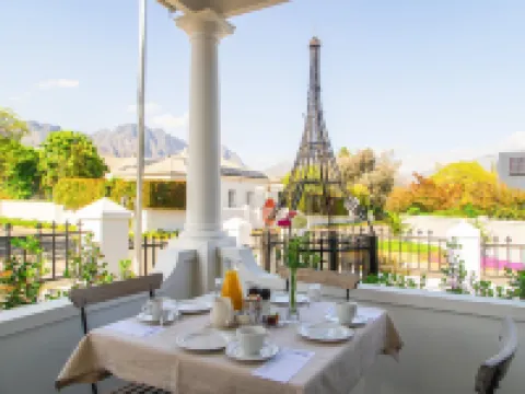 Le Petit Paris Hotels in Stellenbosch