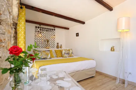 Lodge de Charme A Cheda Отели рядом с достопримечательностью «Office Municipal de Tourisme de Bonifacio»