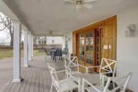 Spacious Lakefront House w/ Backyard Fire Pit - Wifi