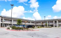 Econo Lodge - Bãi đậu xe