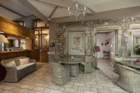 The Originals Boutique, Hôtel de la Balance, Montbéliard Hotels in Montenois