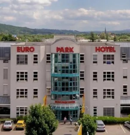 Euro Park Hotel Hennef Отели в г. Нойнкирхен-Зельшайд