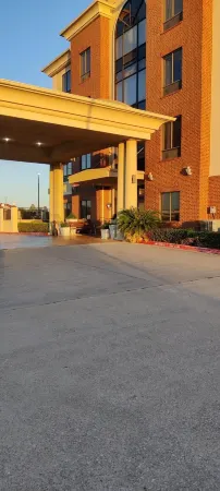 Aspen Grand Hotel LaPorte