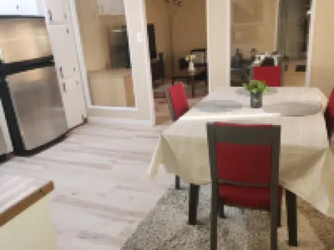 3 bedroom, 2 bathroom across from Walmart, 5 minutes to the airport & hospital. Hotels in Yellowknife