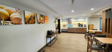 Comfort Inn & Suites