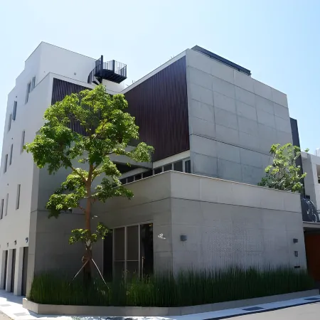 Wood Whispering Residence Отели рядом с достопримечательностью «Форт Аньпин»