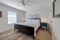 Pristine waterfront 3 bed/2 bath home. Great location between Savannah & Tybee!