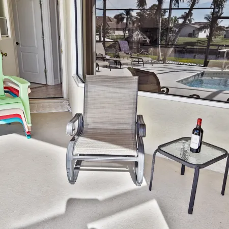 Timeout -south facing terrace with large pool