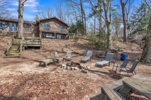 Ideal for family reunions!  5 bedrooms, 3 bathrooms, private beach.