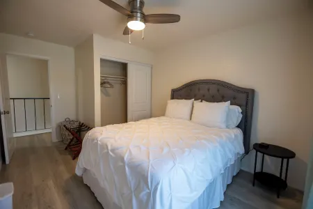 Near I5, Airport Отели в г. Андерсон