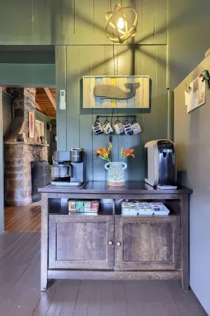 Lakefront Cottage on Moon Lake