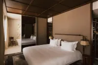 Maison Heler Metz, Curio Collection by Hilton