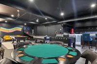 Luxe 7Bdr Oasis w Pool Putting Green Game Room Villa Del Gallo by AvantStay Hotels in Bermuda Dunes