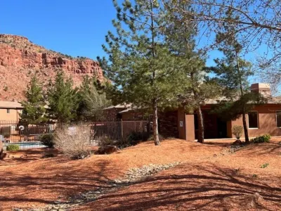 Beautiful Sunset Oasis! Hotels near Little Hollywood Land: Museum, Trading Post & Chuckwagon Cookout