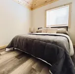 Stylish, Cozy Cabin in Lake George. - Chalets