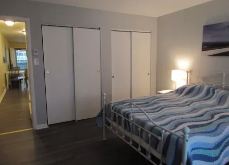 Amazing Ocean view condo, steps to the beach.