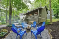 Maggie Valley Mtn Escape w/ Fire Pit & Deck - parking