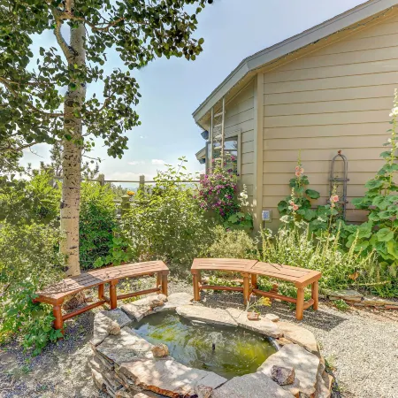 Mountain Views + Hot Tub: Airy Forest Escape!
